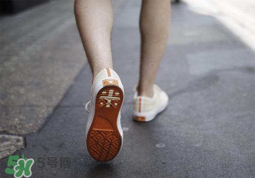 foot patrol與converse匡威聯(lián)名運(yùn)動鞋什么時(shí)候發(fā)售？