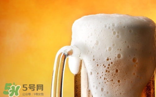 啤酒打開了隔夜還能喝嗎？喝隔夜的啤酒有什么危害？