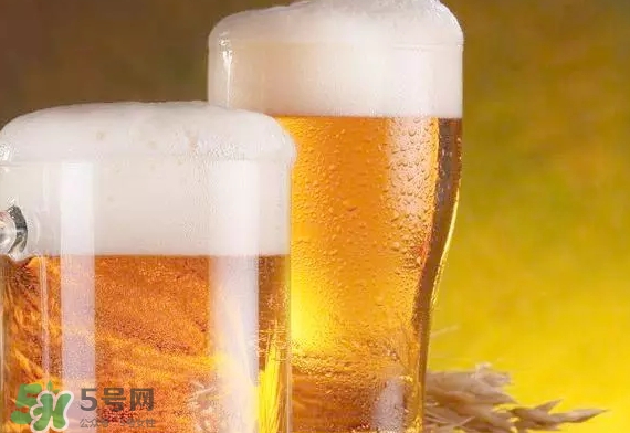 啤酒打開了隔夜還能喝嗎？喝隔夜的啤酒有什么危害？