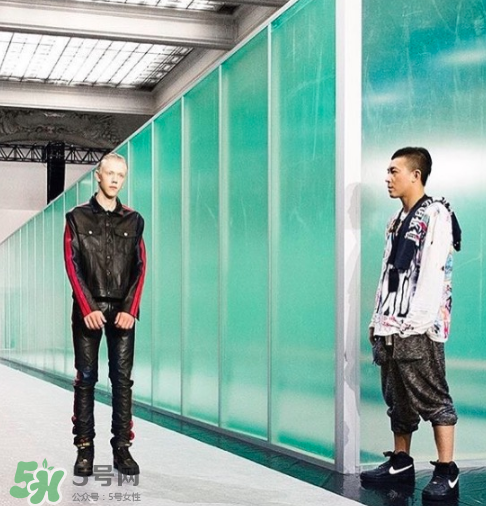 vlone與nike air force 1high聯(lián)名款運動鞋配色有哪幾種？