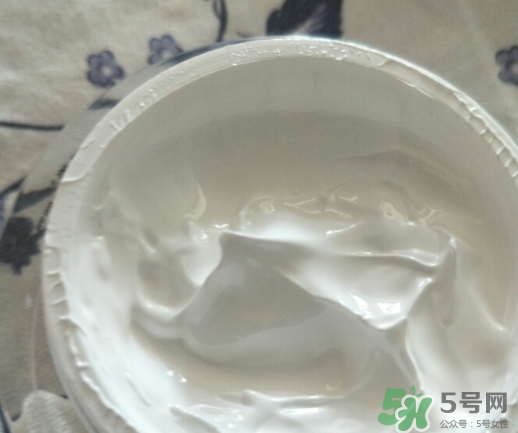 凱芙蘭素顏霜怎么用？凱芙蘭w9素顏霜使用方法