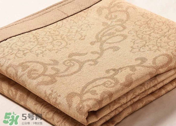 夏天擦涼席用熱水還是用冷水？涼席來年用時注意什么