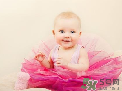 新生兒吃母乳會撐到嗎？新生兒吃母乳會吃撐嗎？