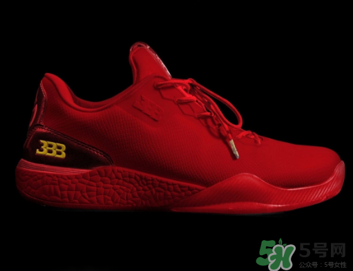 big baller brand zo2獨(dú)立日配色多少錢？球哥簽名鞋官網(wǎng)價(jià)格