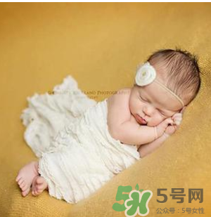 新生兒母乳喂養(yǎng)腹瀉需要換奶粉喂嗎？
