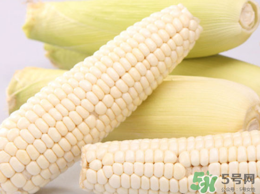 白玉米煮后變黃能吃嗎？白玉米為什么變黃了？