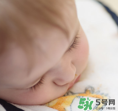 磨牙餅干幾個月寶寶能吃？磨牙餅干幾個月吃？