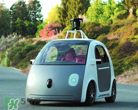 李彥宏坐無人駕駛汽車上五環(huán) 無人駕駛汽車什么時(shí)候上市？
