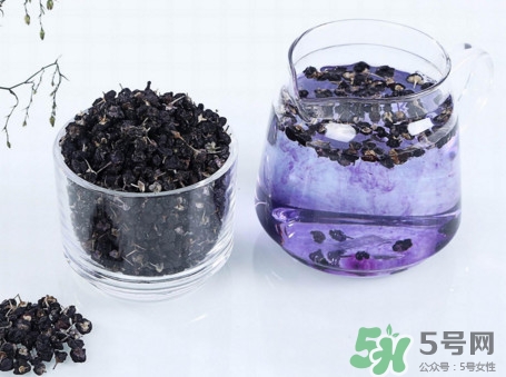 黑枸杞什么時(shí)候喝最好？黑枸杞什么水泡最好
