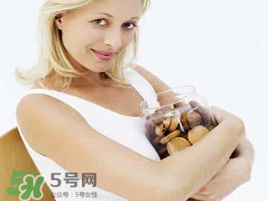孕婦吃甜食寶寶會(huì)頭大嗎？孕期吃甜食寶寶會(huì)頭變大嗎？