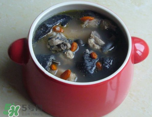 榴蓮殼燉排骨殼能吃嗎？榴蓮殼燉排骨什么味道？