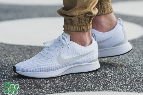 nike dualtone racer多少錢？耐克dualtone racer跑鞋價(jià)格
