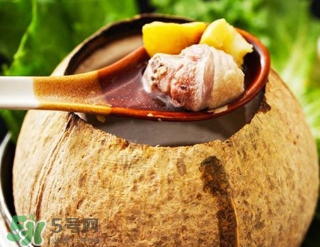 椰子雞里面的耶肉能吃嗎？椰子雞湯底怎麼做