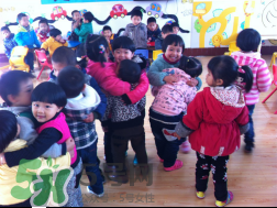 2017幼兒園戶外活動教案 2017幼兒園運(yùn)動會方案