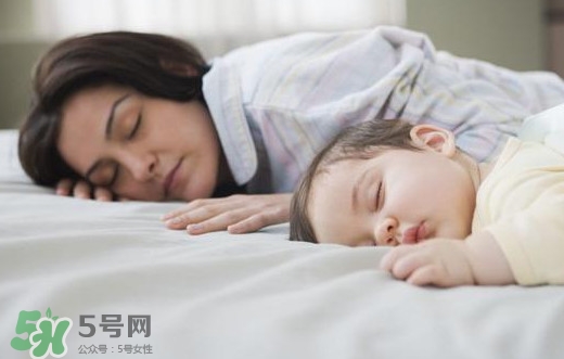 晚上睡覺(jué)趴著睡好嗎？晚上趴著睡覺(jué)有什么壞處