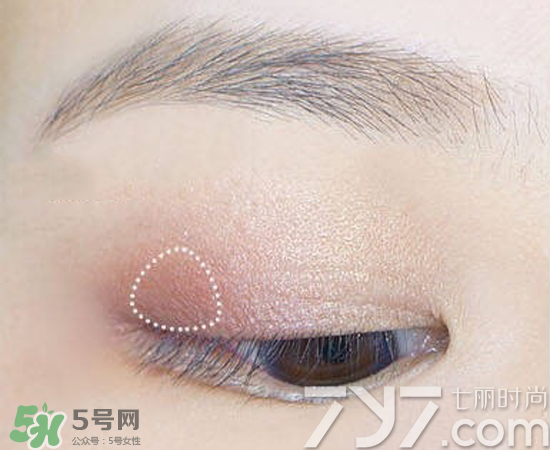 nars吉隆坡眼影怎么畫(huà)？nars吉隆坡雙色眼影畫(huà)法圖解