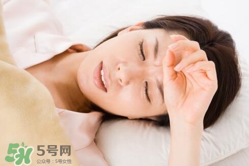 孕婦打噴嚏會(huì)嚇著寶寶嗎？孕婦打噴嚏對(duì)胎兒有影響嗎？
