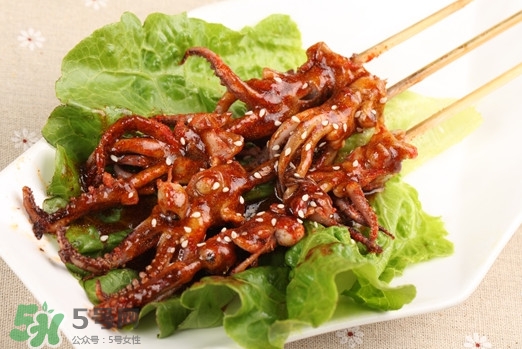 鐵板魷魚(yú)怎么做好吃？鐵板魷魚(yú)使用了什么香料