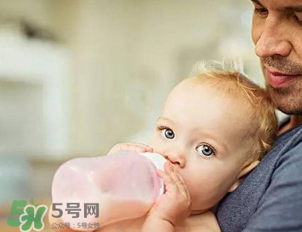 戒夜奶的最佳時(shí)間 幾個(gè)月戒夜奶最好？