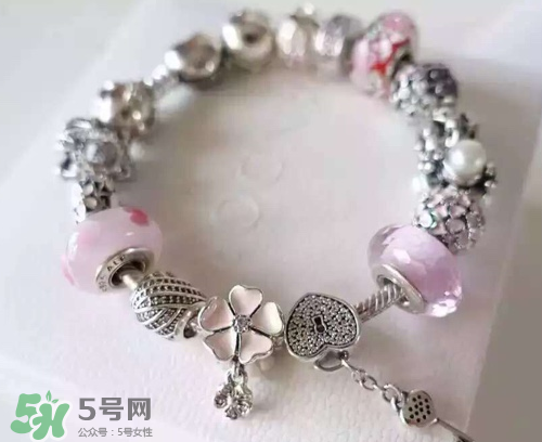 潘多拉手鏈好還是手鐲好？pandora手鏈和手鐲哪個比較好看？