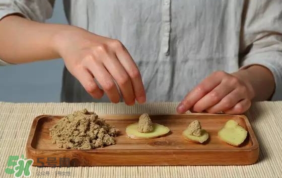 三伏貼和三伏灸哪個(gè)效果好？三伏貼和三伏灸對(duì)比