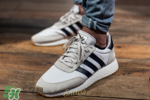 adidas iniki runner上腳效果怎么樣？阿迪達(dá)斯復(fù)古跑鞋好看嗎？