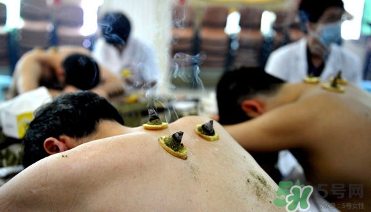 貼三伏灸癢是怎么回事？貼三伏灸癢怎么辦？