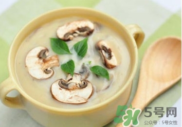 牛奶燉香菇可以治鼻炎嗎？牛奶燉香菇吃了有什么作用？