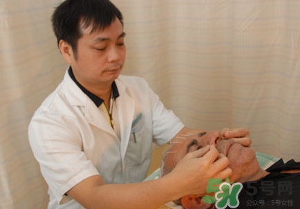 針灸可以治療失眠嗎？失眠時(shí)針灸哪些穴位有效