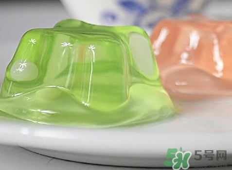 吉利丁片用冷水泡多久？吉利丁片做果凍的比例