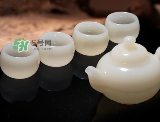 三伏天可以喝白酒嗎？三伏天喝白酒好還是啤酒？