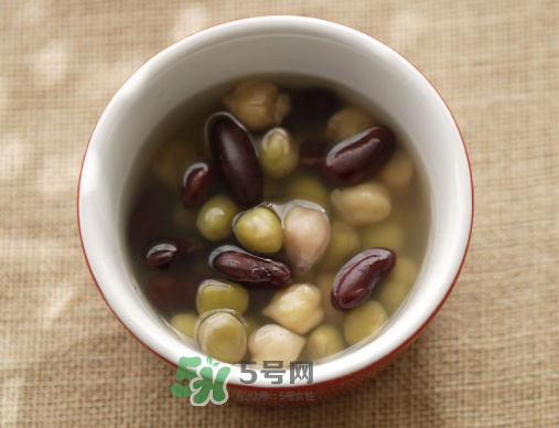 三伏天可以喝綠豆湯嗎？三伏天是喝綠豆湯還是喝生姜水？