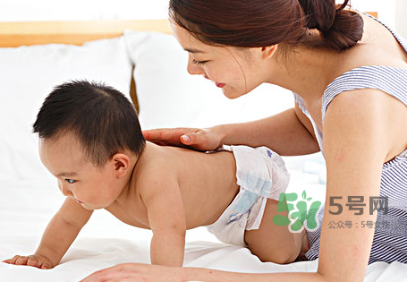 剖腹產(chǎn)后催乳按摩方法 剖腹產(chǎn)怎么催乳好？