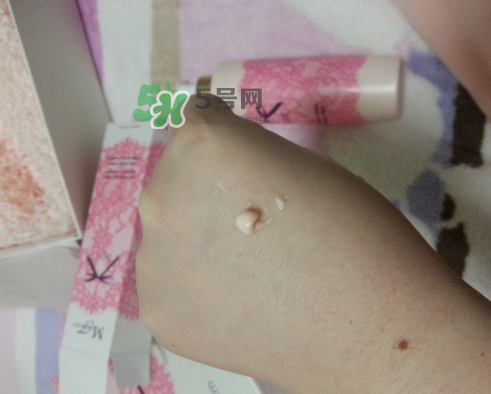 曼妮芬玫瑰身體乳怎么樣？曼妮芬玫瑰絲柔身體乳好用嗎？
