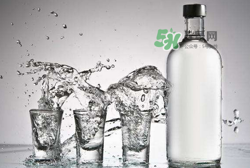 白酒加可樂是春藥？白酒加可樂喝了會怎樣？