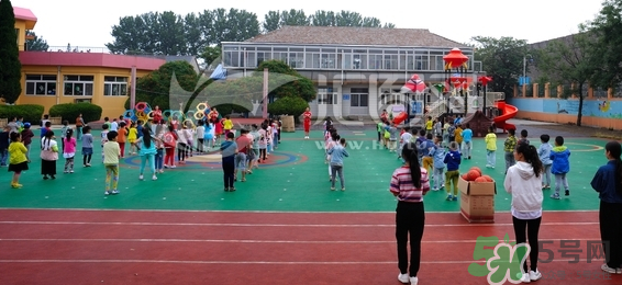 寶寶不去幼兒園怎么辦？寶寶不去幼兒園哭鬧怎么勸導？