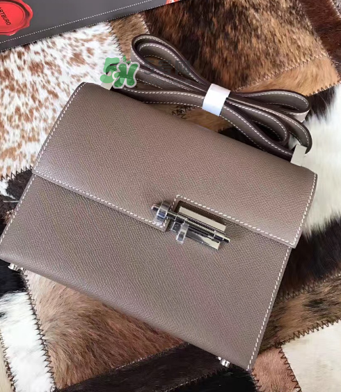 hermes verrou真假怎么看？愛(ài)馬仕插銷(xiāo)包真假鑒定