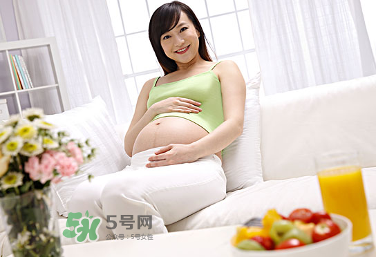 孕婦腳腫了是缺什么？孕婦腳腫了需要補(bǔ)充什么營養(yǎng)嗎？