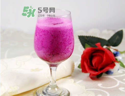 紅心火龍果能和酸奶一起吃嗎？紅心火龍果和酸奶榨汁好嗎？