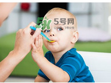 寶寶沒長(zhǎng)牙能吃面條嗎？寶寶沒長(zhǎng)牙能不能喂面條？