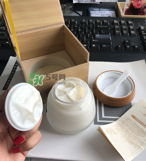 膜法世家白松露睡眠面膜怎么樣？膜法世家睡眠面膜好用嗎？