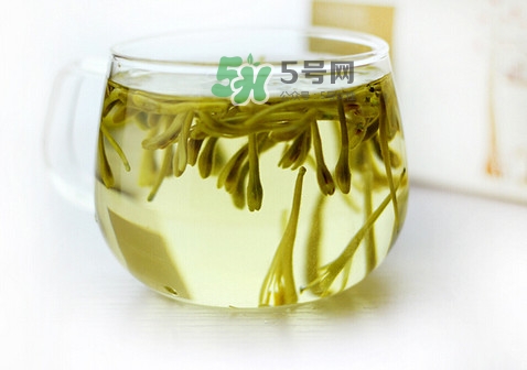 金銀花茶苦嗎？喝金銀花茶需要注意什么