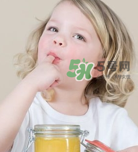 兒童多大可以吃鹽？兒童吃鹽的注意事項