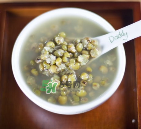 寶寶能喝綠豆水嗎？寶寶能喝綠豆湯嗎？