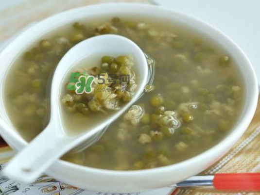 寶寶能喝綠豆水嗎？寶寶能喝綠豆湯嗎？