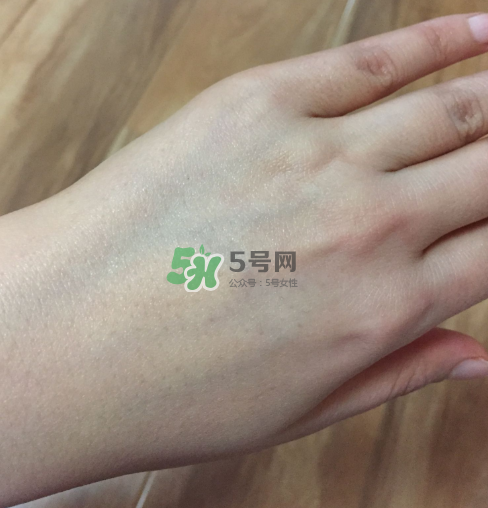 透真水光素顏霜怎么樣？透真素顏霜好用嗎？