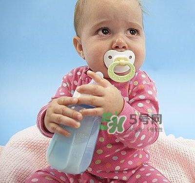 寶寶能喝蜂蜜水嗎？蜂蜜水寶寶能長(zhǎng)期喝嗎？