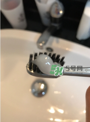 lg竹鹽牙膏怎么樣？lg竹鹽按壓牙膏怎么用？