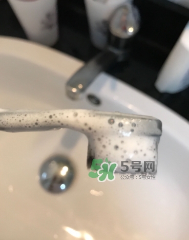 lg竹鹽牙膏怎么樣？lg竹鹽按壓牙膏怎么用？