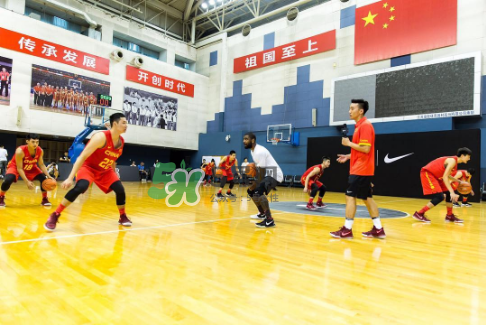 歐文同款黑白鴛鴦夜光kyrie 3怎么定制_在哪里買？